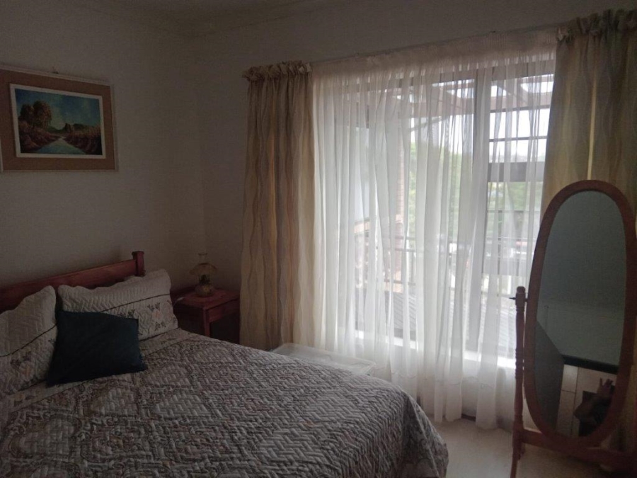 6 Bedroom Property for Sale in Paradise Beach Eastern Cape
